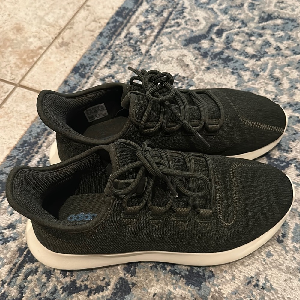 Adidas Tubular army green/olive green sneakers